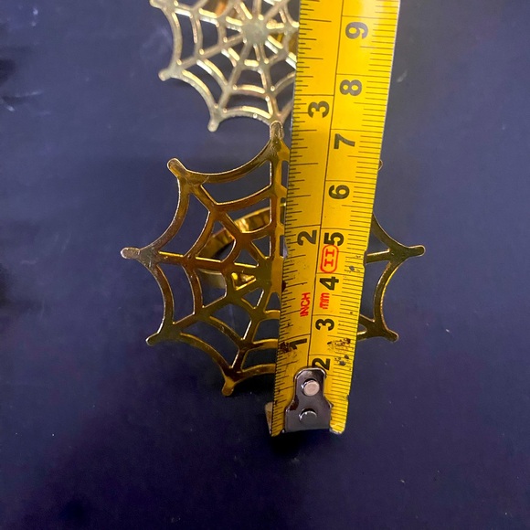 4 Piece Halloween Gold Spider Web Napkin Rings - Picture 5 of 5